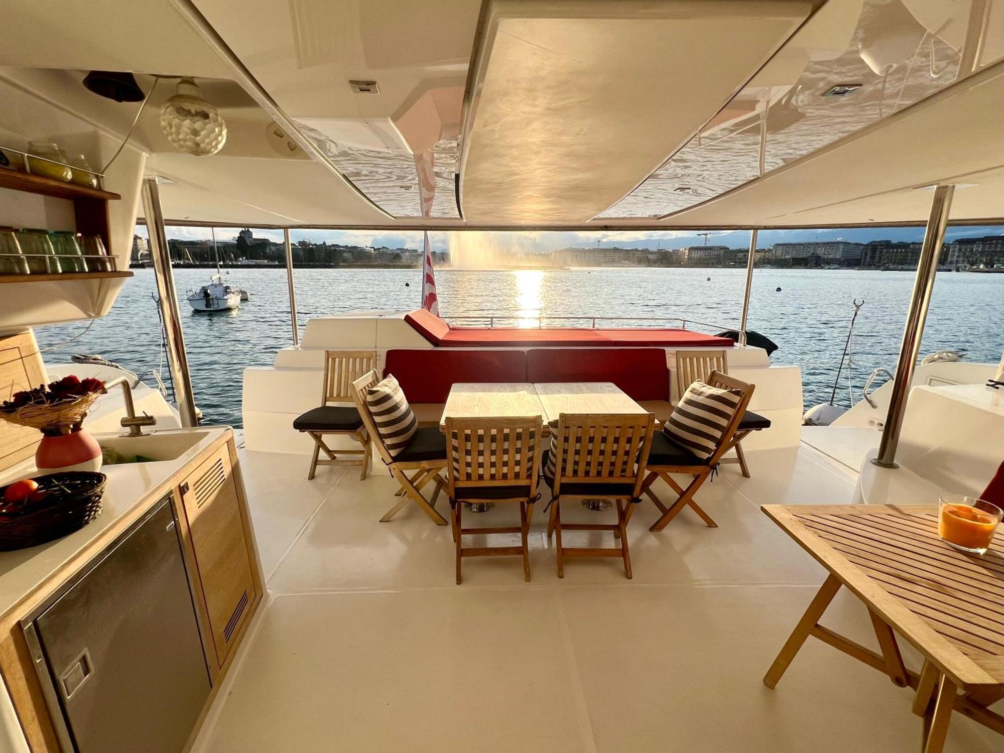 Floatinn Boat-Bnb Geneva Bagian luar foto