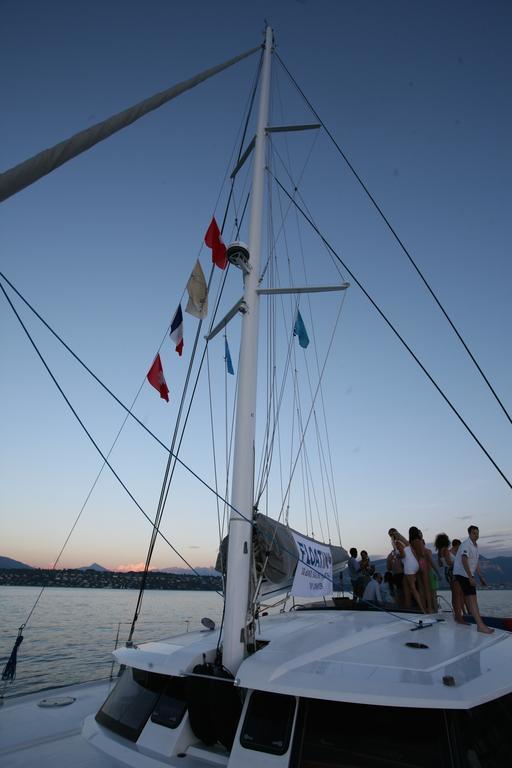 Floatinn Boat-Bnb Geneva Bagian luar foto