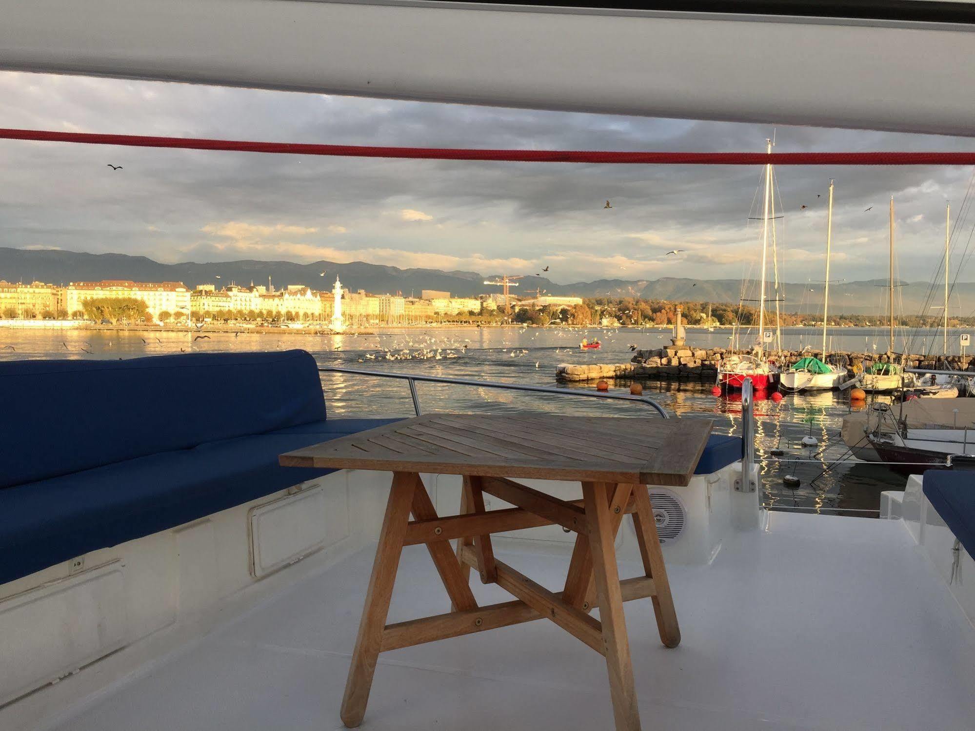 Floatinn Boat-Bnb Geneva Bagian luar foto