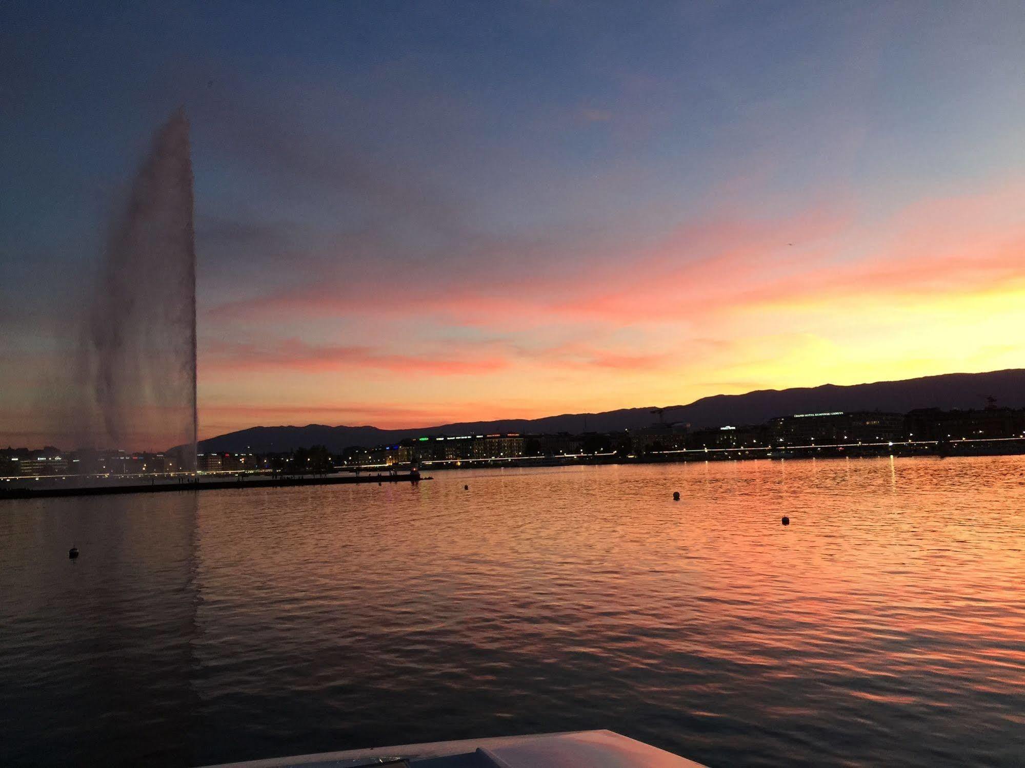 Floatinn Boat-Bnb Geneva Bagian luar foto