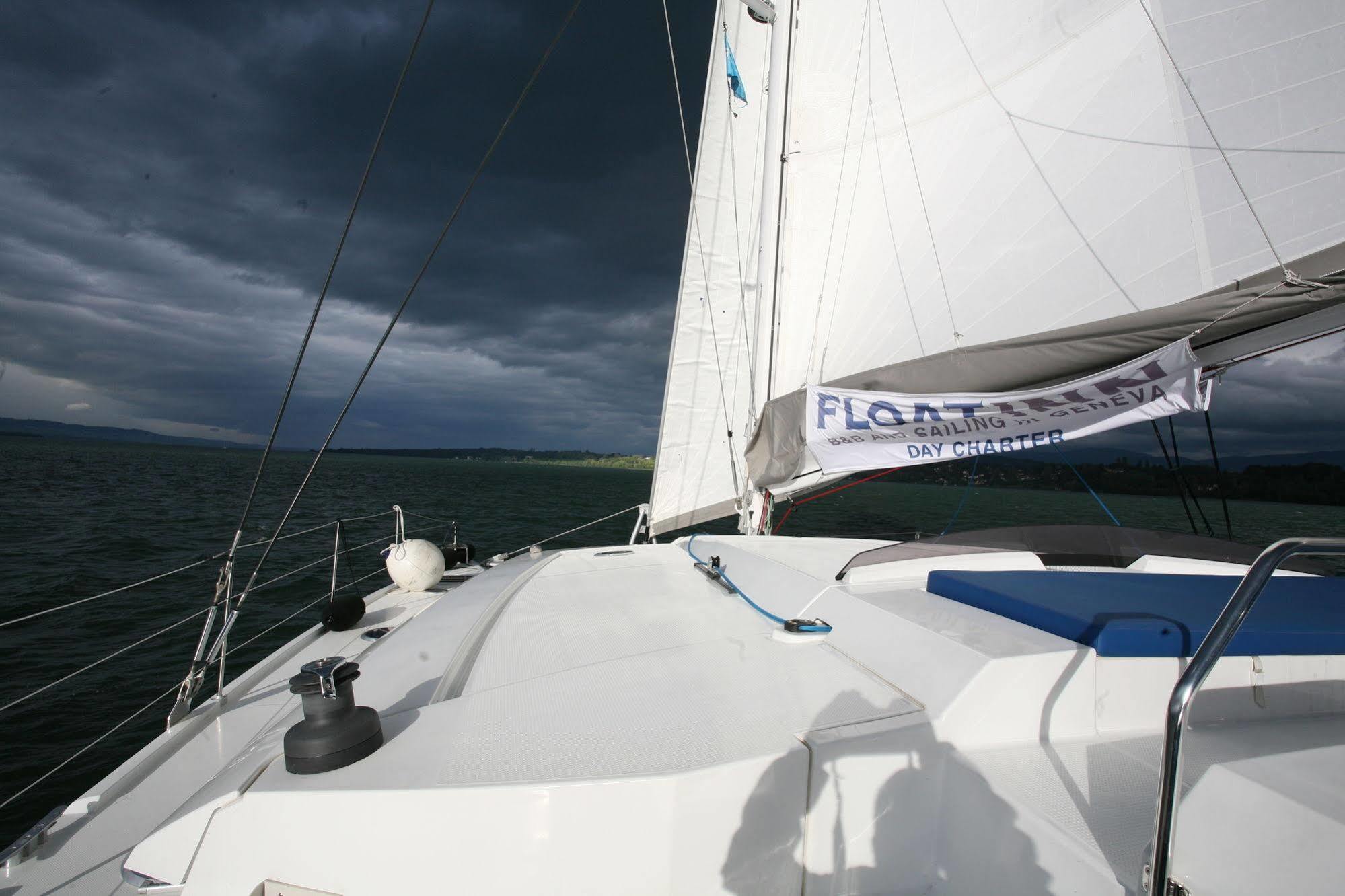 Floatinn Boat-Bnb Geneva Bagian luar foto
