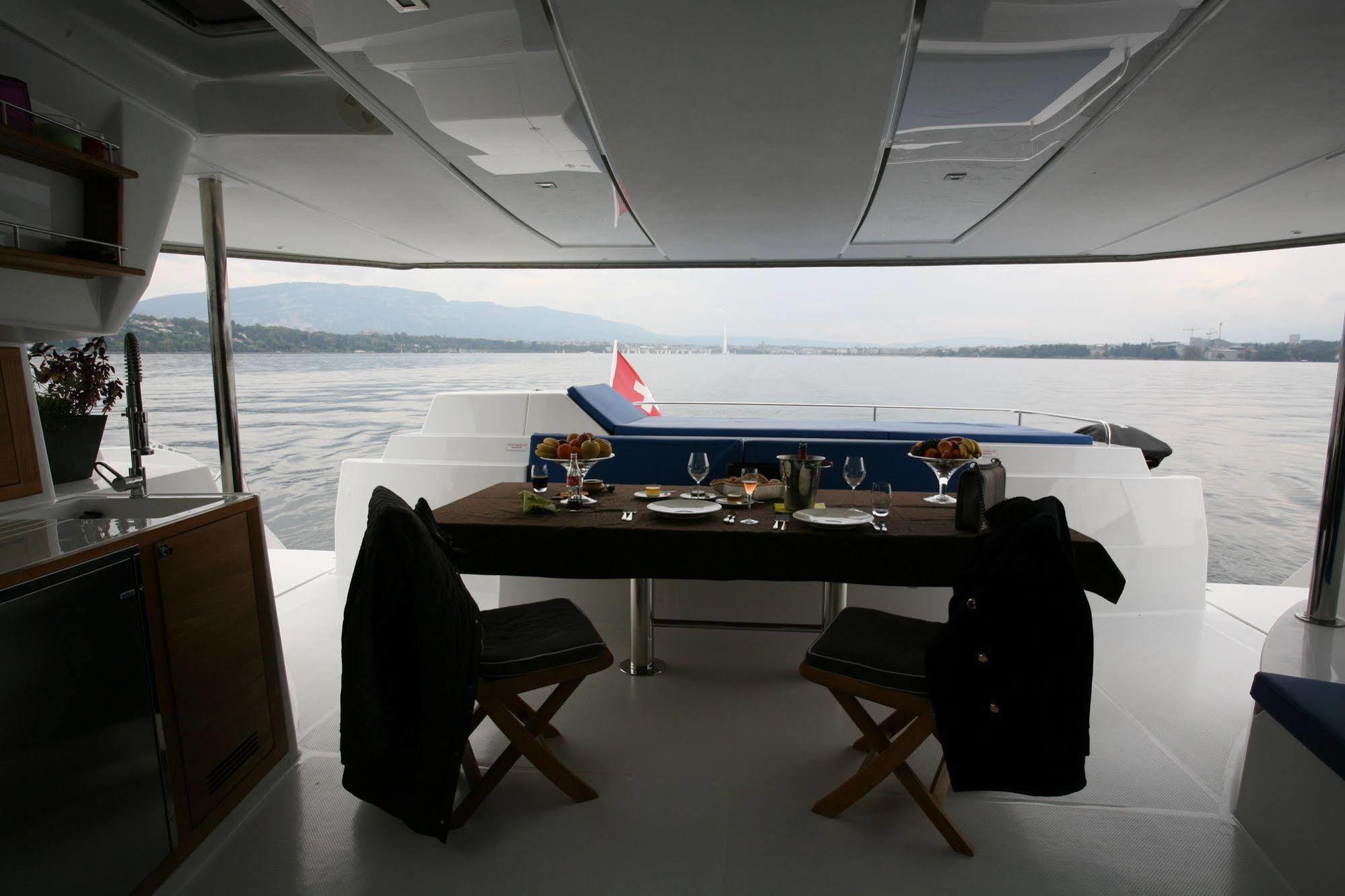 Floatinn Boat-Bnb Geneva Bagian luar foto