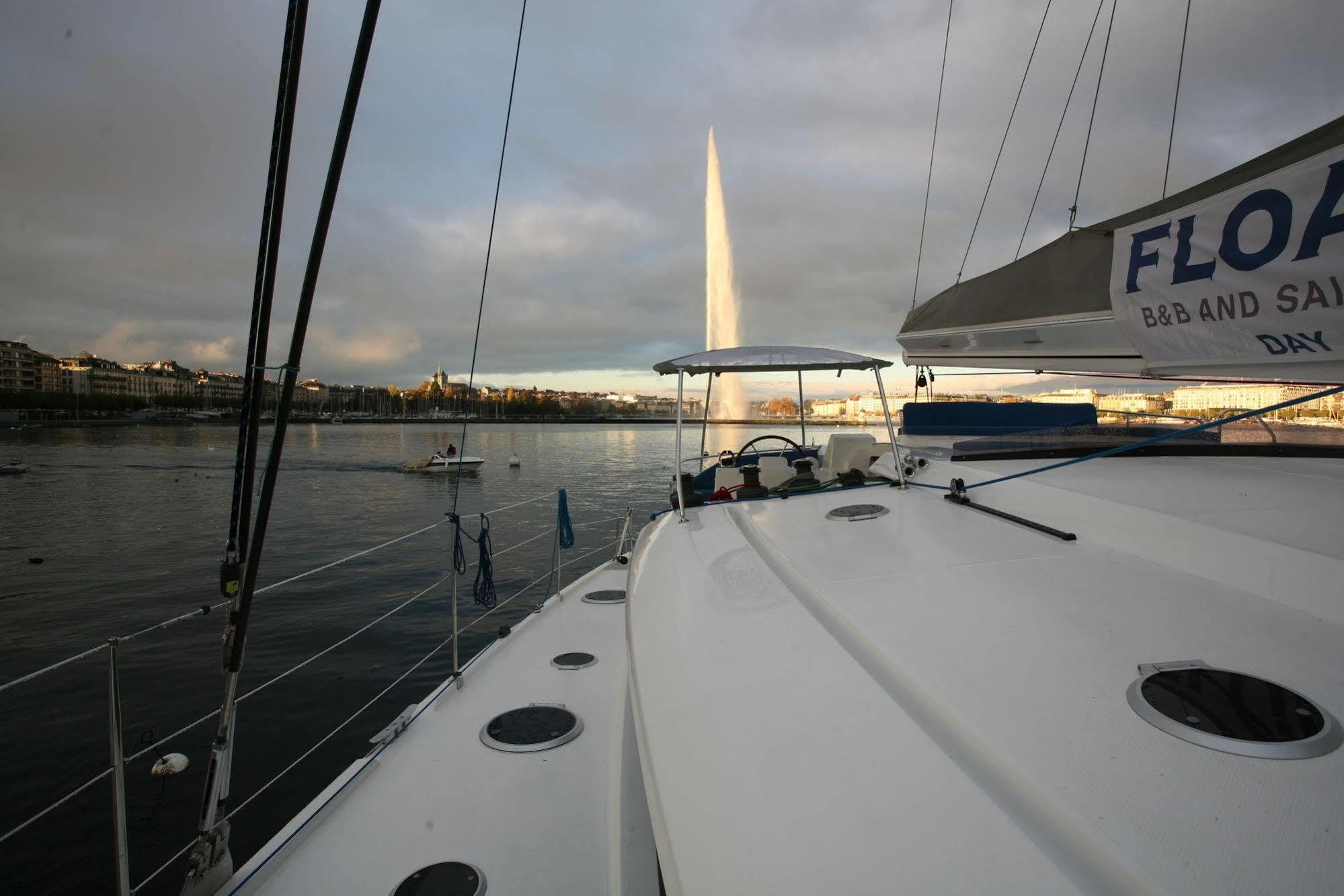 Floatinn Boat-Bnb Geneva Bagian luar foto
